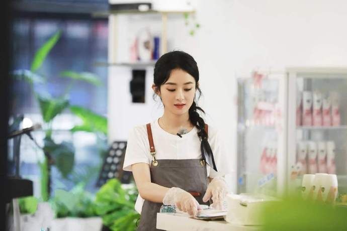  杨迪|赵丽颖扒拉菜被吐槽，杨迪被喷不尊重女生，真人秀当真是照妖镜？