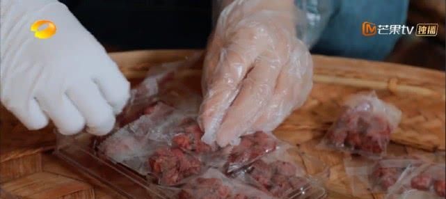  真的|周迅吃2碗饭不怕胖，宋威龙助薇娅卖水果，半小时卖570万元真的吗