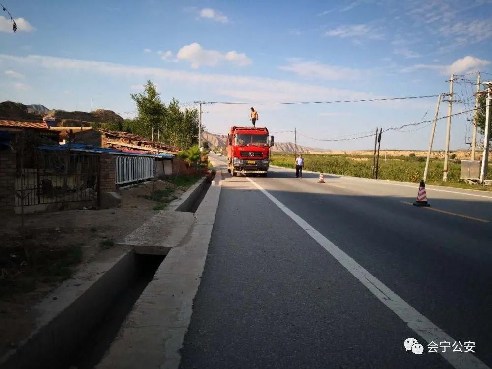  农村|会宁公安：头寨派出所开展农村道路交通违法查处