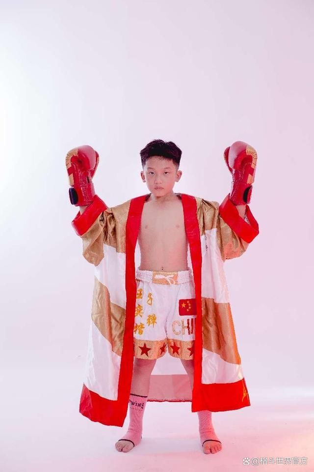 少年拳王“子弹”王奕楷五一假期顺路拿了四个冠军