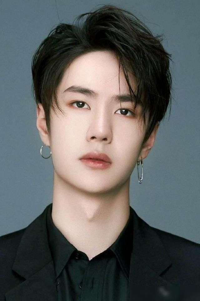  频频|王一博给布布表演魔术频频翻车，实在是太好笑了