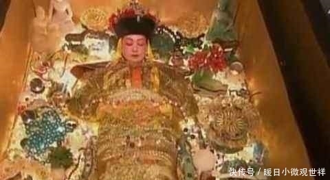 慈禧听|慈禧60岁生日, 秀才送她一副16字寿联, 慈禧听完后大怒: 斩首!