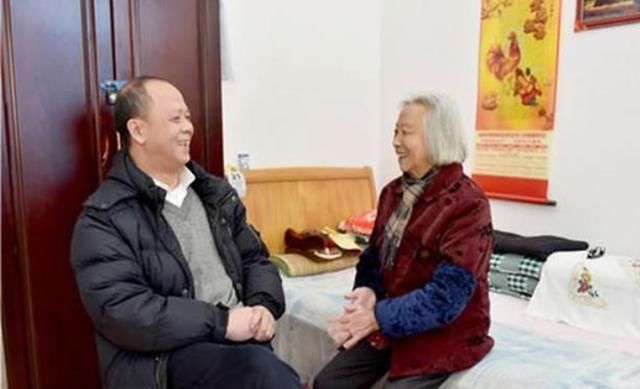 养老院|时隔40年，引以为傲的首批“丁克”，步入老年，现在过得怎样了？