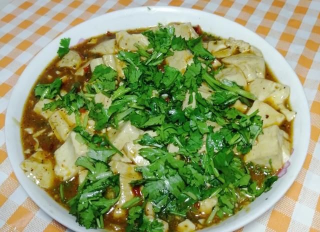 美味|麻婆豆腐简单又好吃的家常做法，麻辣鲜香，嫩滑不碎，美味更下饭