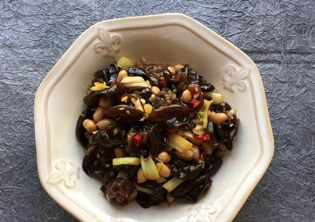  真不错|周末的早午餐，简单4道家常菜，闺蜜：搭配真不错，好想来蹭饭