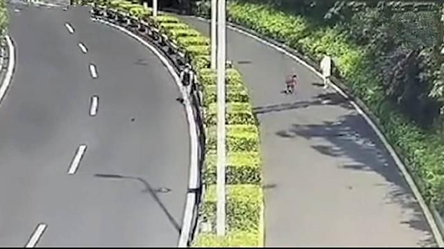 钻戒|拍婚礼MV弄丢价值10万的钻戒，被路人捡到，还以为是拍摄道具