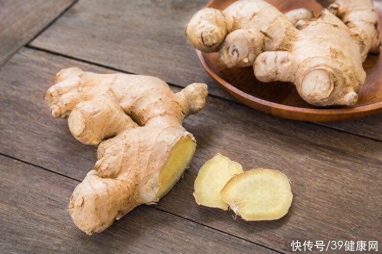 生姜去皮和不去皮功效有什么区别(“吃姜不去皮，吃错一生疾”？姜到底要不要去皮？教你如何正确吃)