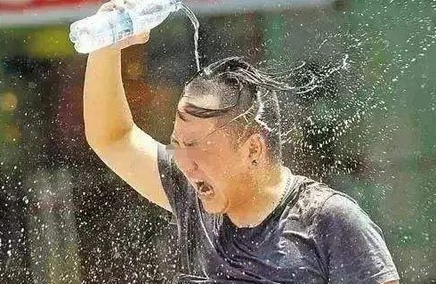  悠着点|昨晚,西湖边钱塘江边都有人倒地不省人事!最近,这事千万悠着点...