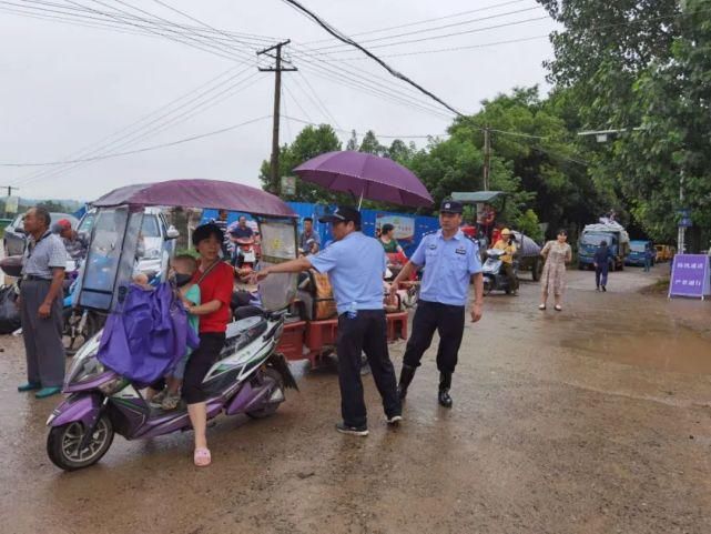  东流派出所|【戳视频】本月水位首次下降！但这里的民警依然很拼！