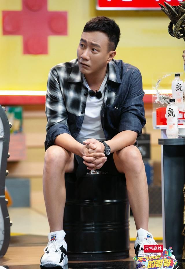  黄明昊|《元气满满的哥哥》黄明昊变身语文课代表，知识储备丰富惊呆众人