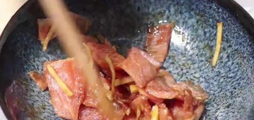  黄瓜|教你一道简单的家常菜：黄瓜炒肉