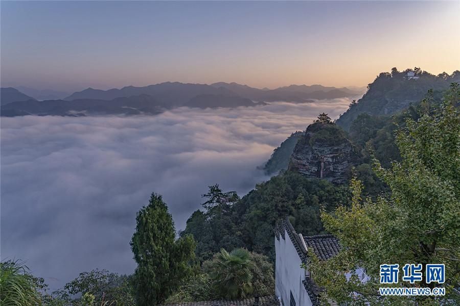  粉墙黛瓦|粉墙黛瓦齐云山