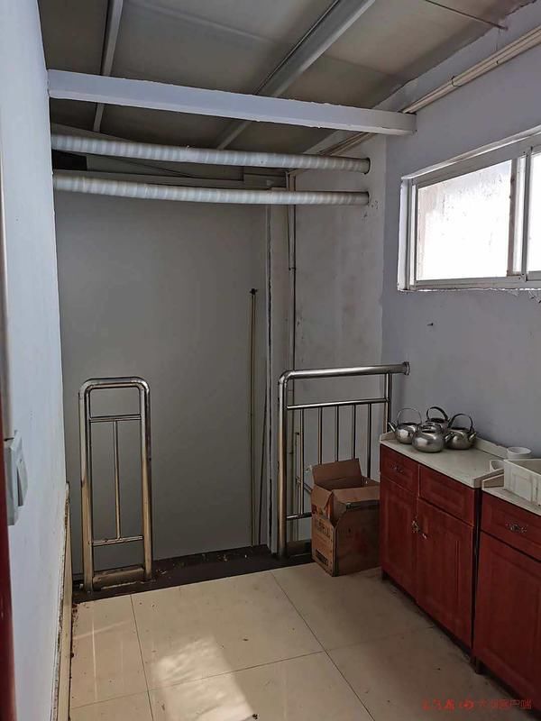  昏迷|洛宁男子参加婚宴，从酒店3米高传菜间跌落昏迷至今 家属考虑起诉