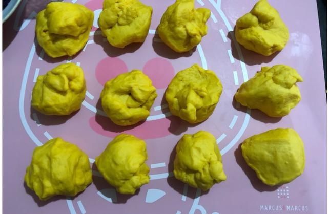  面包|做款香软早餐面包，不仅味道棒，颜色更诱人，全家都爱