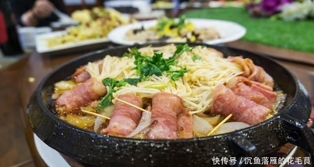 味道|和媳妇回农村老家，叔叔请客吃大餐，30道菜霸气桌子摆不下