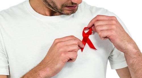  HIV病毒感染者|感染HIV病毒后，有一件事和吃药同样重要，延缓艾滋病发作