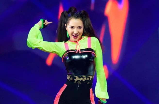  遗憾|《乘风破浪》二公淘汰惹争议，沈梦辰遗憾离开，阿朵让人意想不到