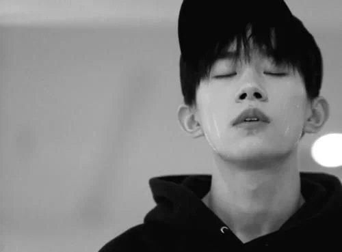  回锅肉|《少年之名》易烊千玺谈努力，网友：老练且天真，他说了什么？