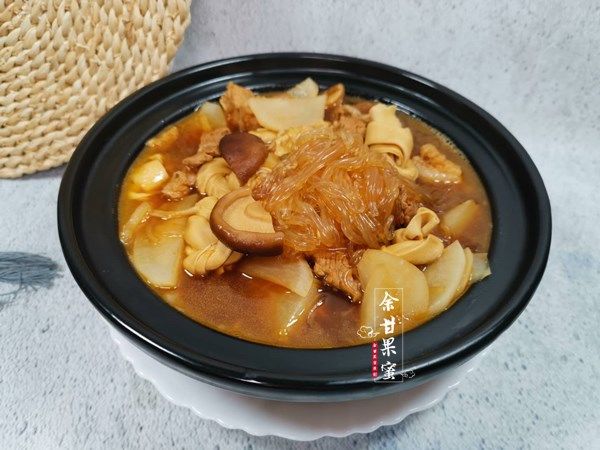 下饭|秋凉后，家人就爱这道菜，荤素搭配好丰富，咸鲜下饭，满嘴香