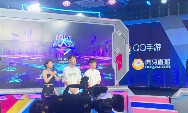  成敌|不求人带娜娜“吃鸡”，和杨超越上分，却和她成敌