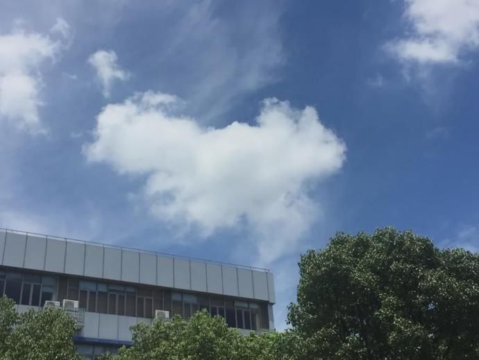 份魔|【探索】今日份魔都的蓝天白云,你心动了吗?