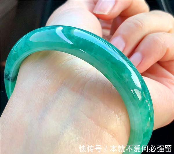 值钱|翡翠里有了裂纹还值钱吗