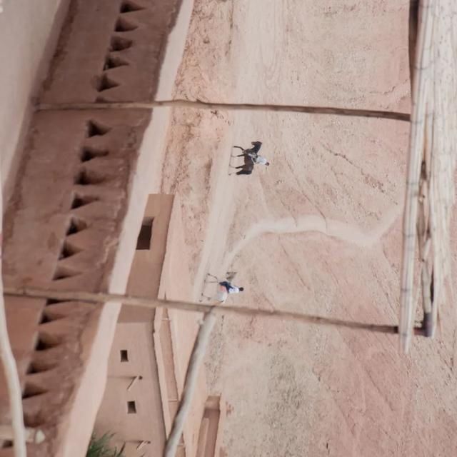  shui|陈燕：光不度，shui水成文