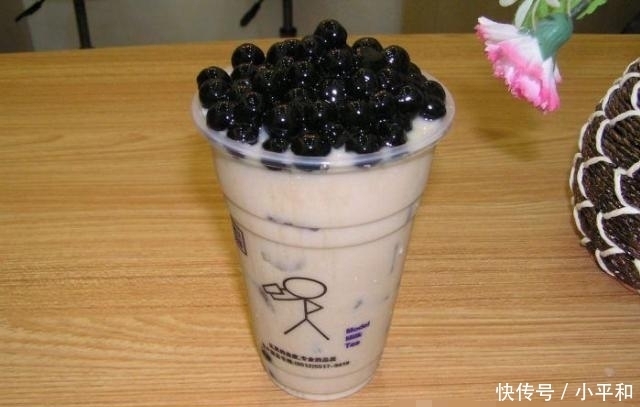 喝过|公认4大“肥宅快乐水”可乐不算什么,图四宅女最爱,你喝过几个?