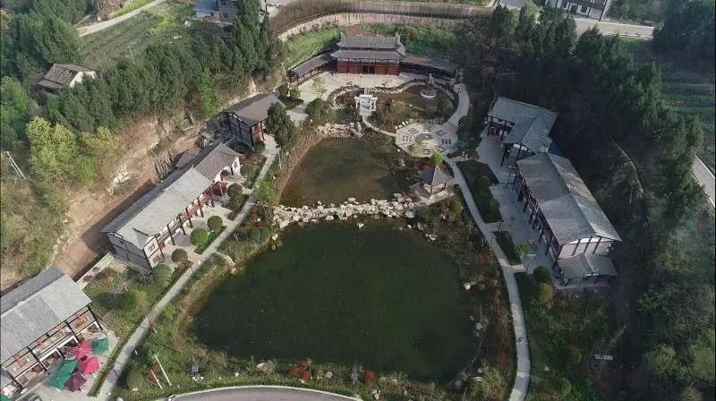 飞凤镇桥亭|村里有个桃花源!一起去吗~