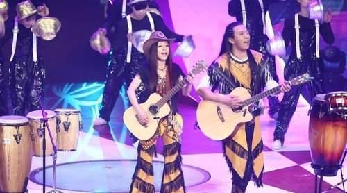  凤凰|星光大道冠军，实力不输凤凰传奇，李咏帮求婚，安与骑兵现状有些惨