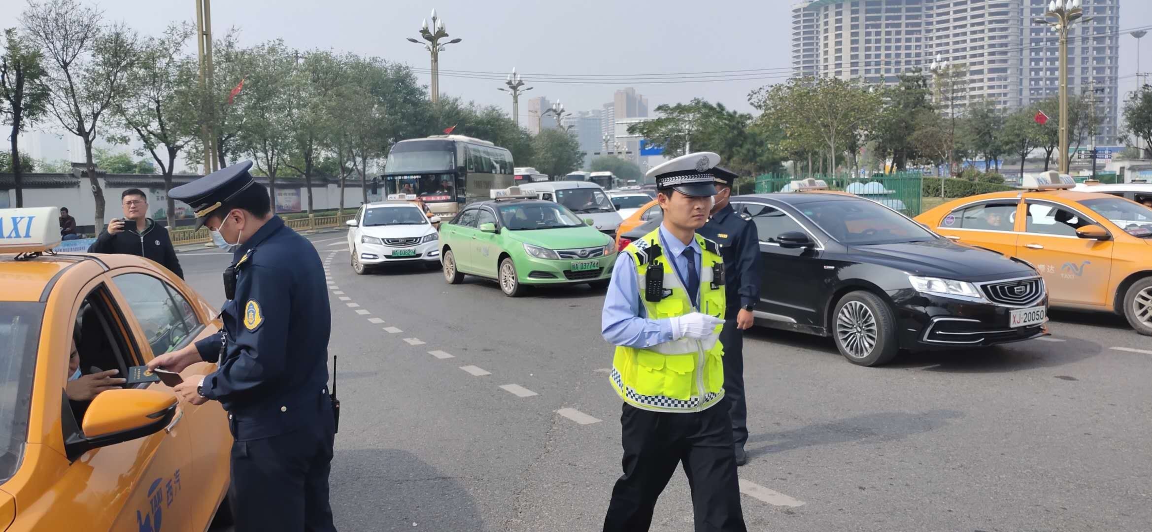 非法|西安出租开展“双节”期间专项整治行动 重点打击非法营运车辆
