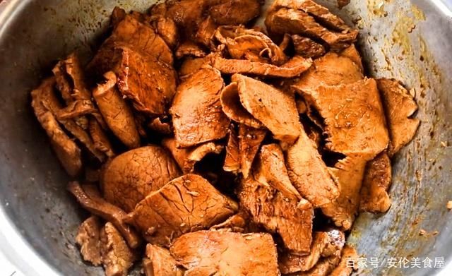 猪里脊肉干|入秋后,吃鸡鸭鱼肉不如吃此肉,30元一斤,烤干后能吃一冬天