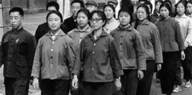 水泥地|1963年一女会计携巨款失踪,再次出现时,她已在水泥地里睡了21年