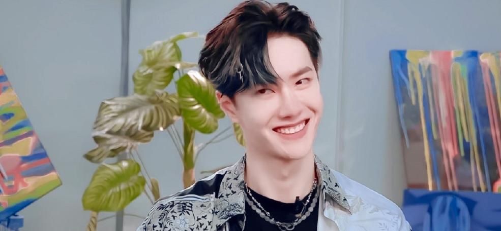  小哥|《街舞》外卖小哥海选失利，在火锅局获毛巾，王一博的叮嘱太暖心