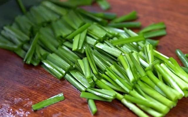  补血|猪血烧豆腐，香滑入味，浓香味美，每个月多吃几次，补血美容