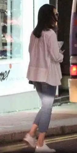  老公|她嫁百亿老公住8层豪宅，生了3个娃样子竟能保持30年不变