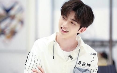 观众|《奔跑吧》热播,蔡徐坤连续说:我知道了,竟引起观众反感?