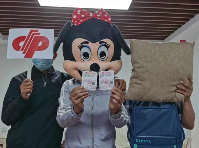 投注|三人合买喜中1050万元大奖:穷苦半辈子,得知中奖差点晕过去