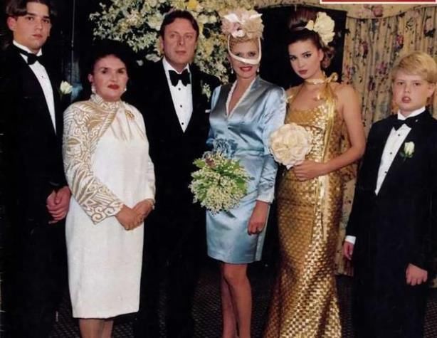 伴娘|伊万娜46岁时改嫁豪门,颜值依然惊艳,14岁伊万卡当伴娘显女人味