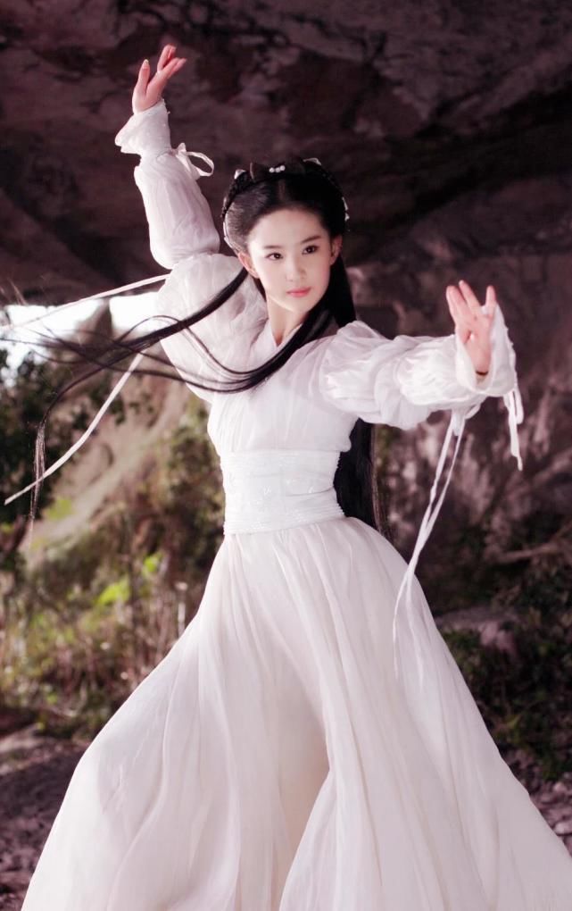 骑马|刘亦菲版小龙女“雨中骑马”为何被删?剧照曝光后,确实不能播