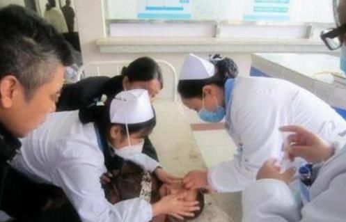 男孩|“妈妈，我不敢了”，7岁男孩被妈妈毒打，最终还是没能挺过去