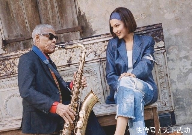 吸睛|bella越来越美!身材绝美符合超模气质,网友:比闺蜜肯豆还吸睛