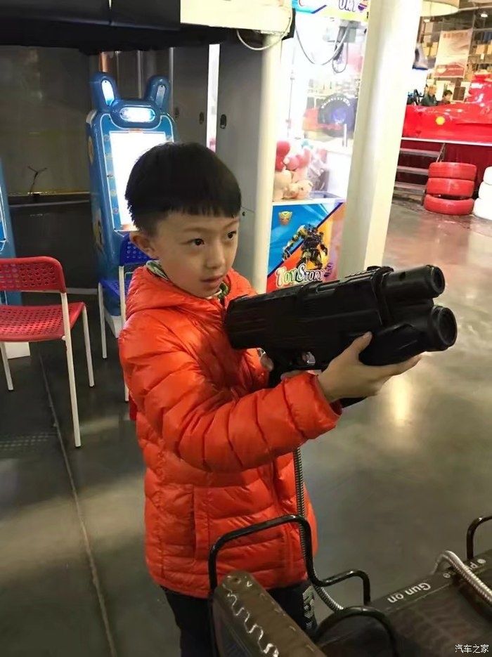  周末|周末和比亚迪e3一起，带孩子们出去玩儿！