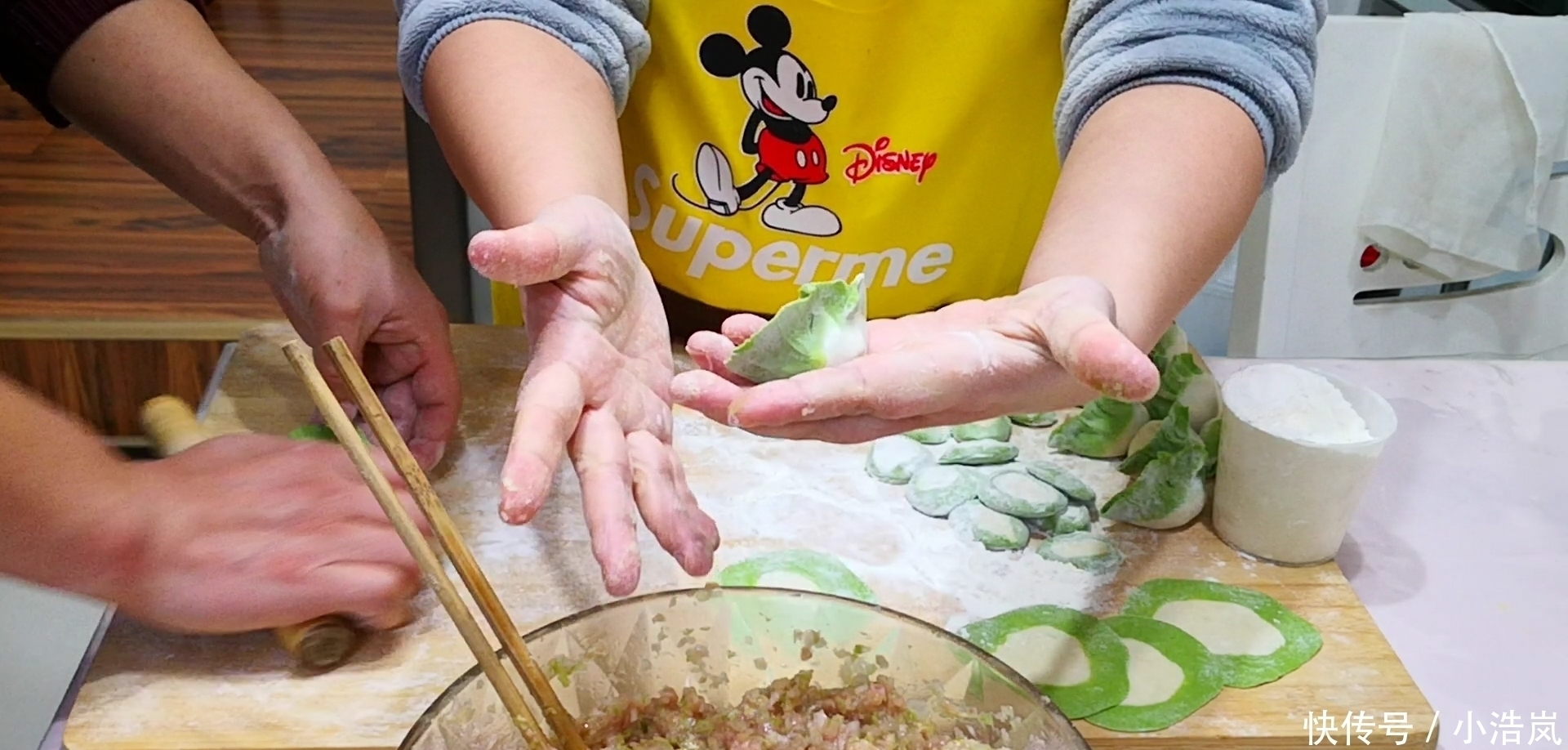  包好|饺子包好后，直接放冰箱就“废了”，教你一招，饺子不粘连不开裂