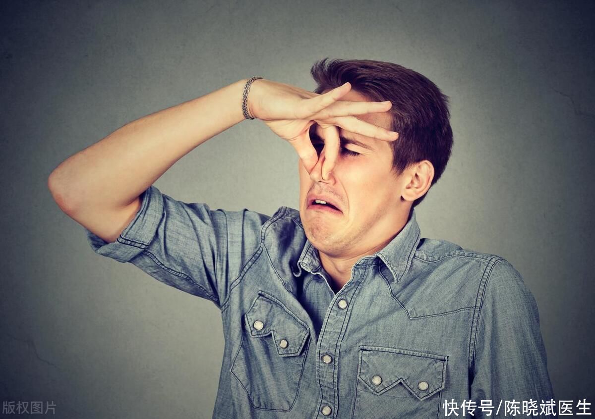 身上有两处发臭当心尿毒症(尿毒症是“拖出来”的？提醒：身上2处发臭，可能是肾脏在呼救)