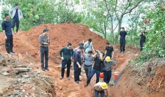  废井|杀人后抛尸废井，砍伤村支书身背30多项罪名，被判死刑立即执行