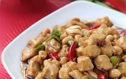  香油|美食精选：家味宫保鸡，凉拌绿豆芽，生煎包，鱼香豆腐的做法