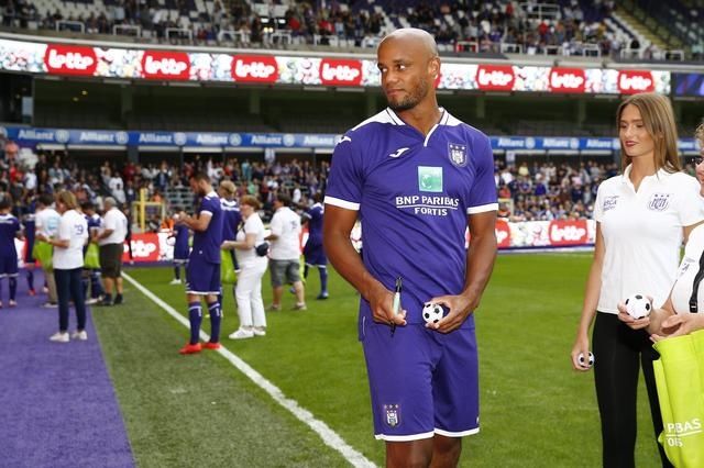  球迷|太阳报：战绩不佳，部分安德莱赫特球迷要求孔帕尼离队