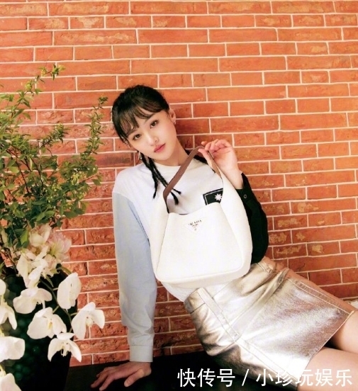 来看的话|郑爽录制新综艺手机掉湖里,看到第一秒反应:真的既心疼又好笑!