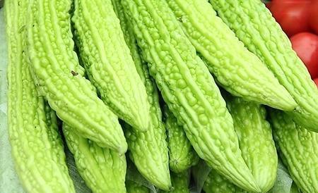 鸡蛋|苦瓜最正确的吃法,不炒蛋,不凉拌,学会这做法,我家孩子抢着吃